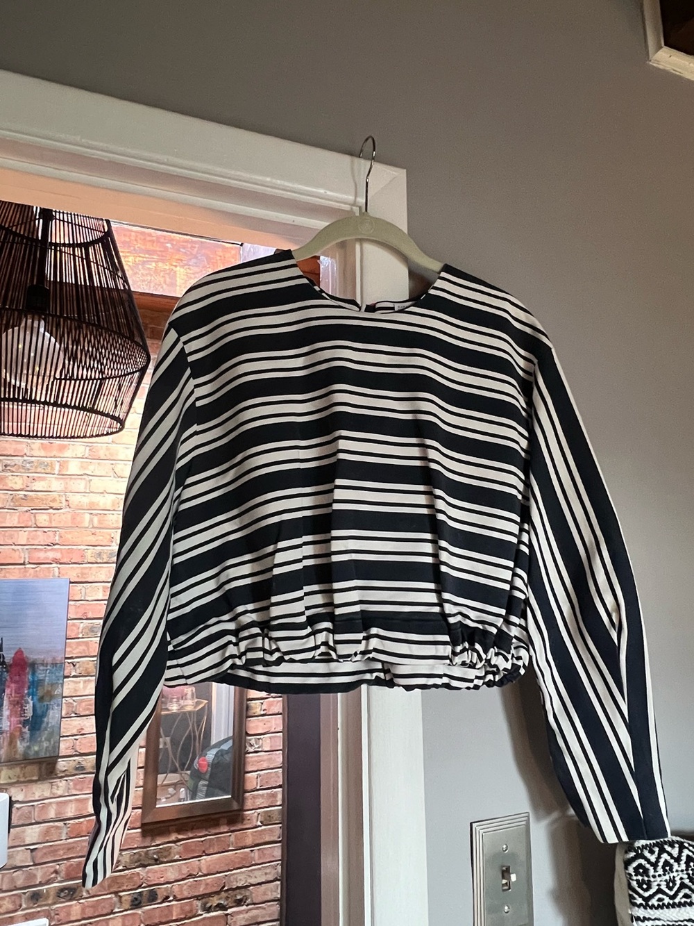 ZARA Striped Balloon Hem Cropped Long Sleeve Top. Navy. Medium